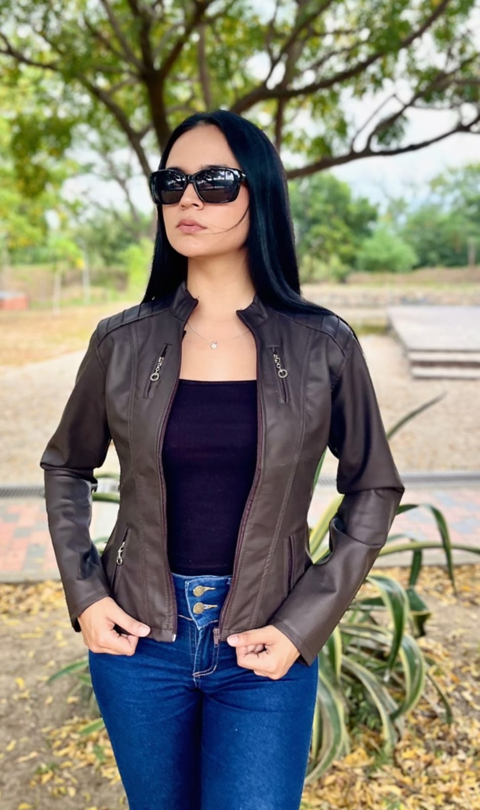 CHAQUETA CUERINA MUJER TIPO BIKER CON CUELLO MAO-LAURA CORTA MSF