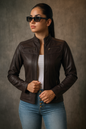 CHAQUETA CUERINA DAMA CORTA TIPO BIKER CON PLIEGUES-SARAH MSF