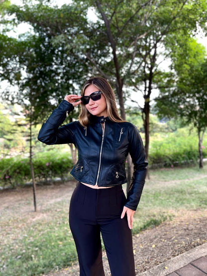CHAQUETA CUERINA MUJER CORTA TIPO BIKER MOTORIZADA-NATALY MSF