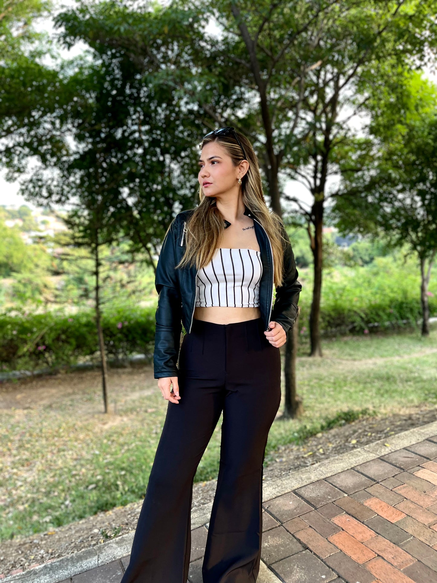 CHAQUETA CUERINA MUJER CORTA TIPO BIKER MOTORIZADA-NATALY MSF