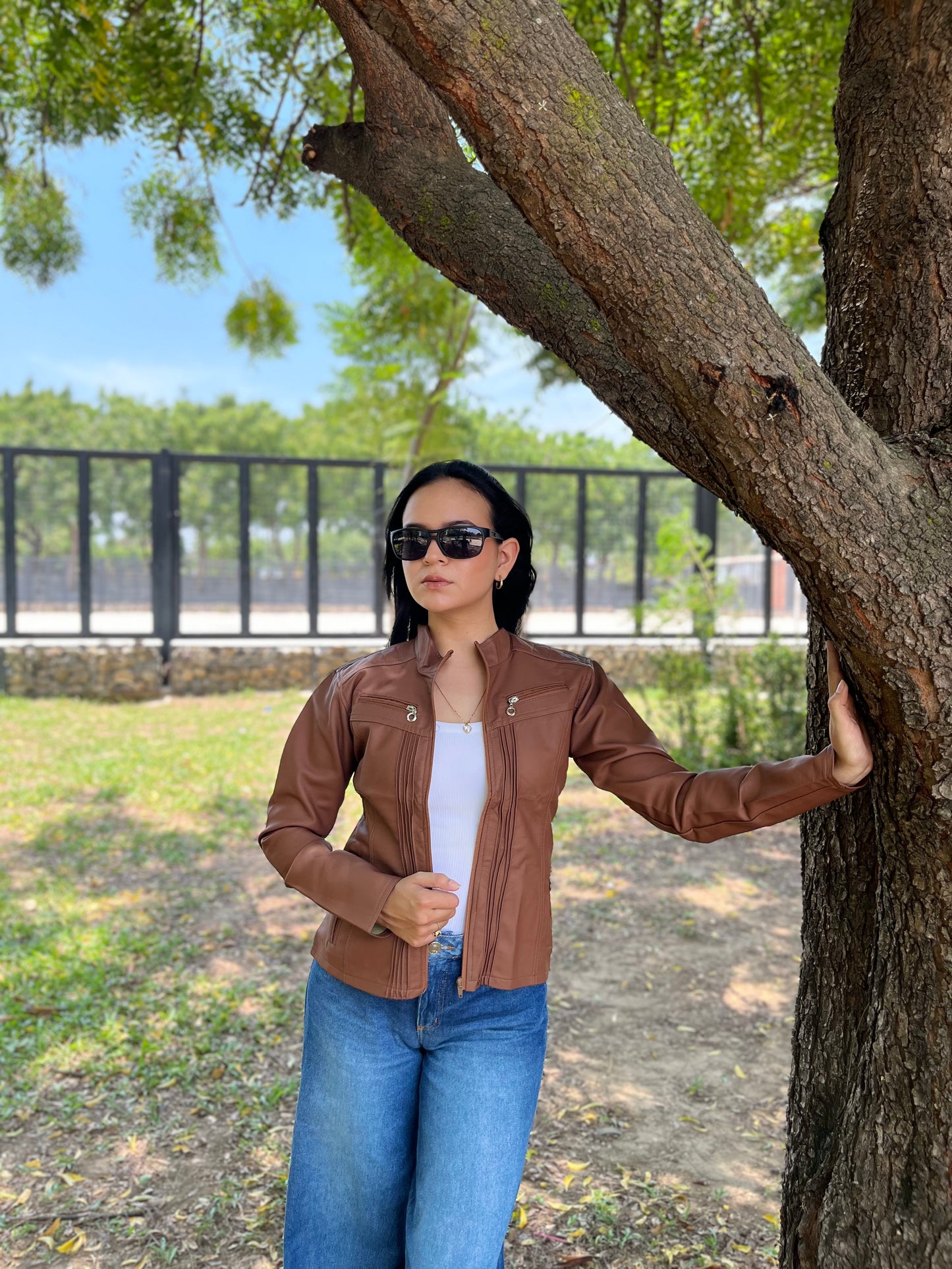 CHAQUETA CUERINA MUJER TIPO BIKER CON CUELLO MAO-LAURA CORTA MSF