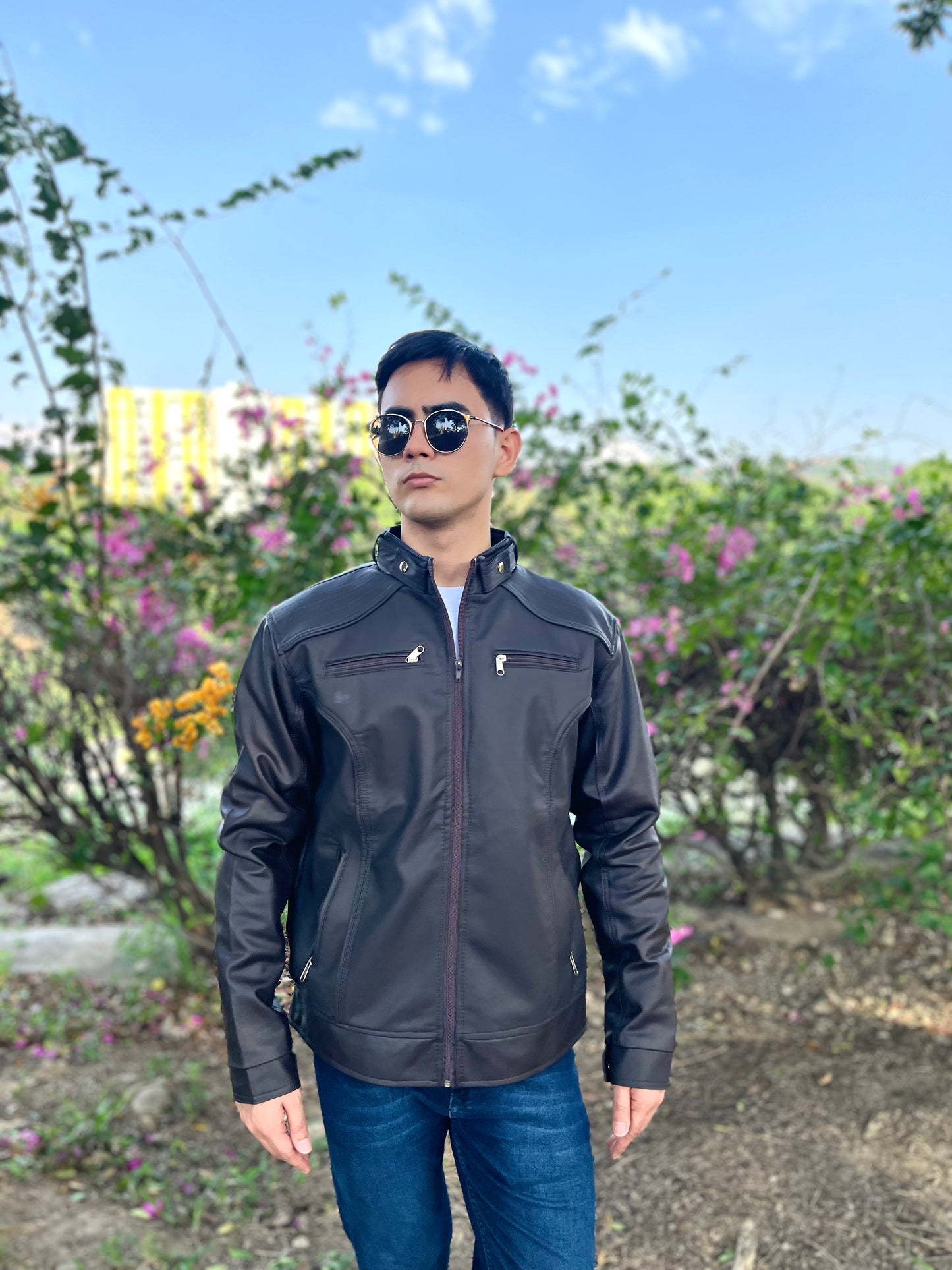 CHAQUETA CABALLERO CUERINA CON CUELLO DE DOBLE BROCHE-VENA BROCHE