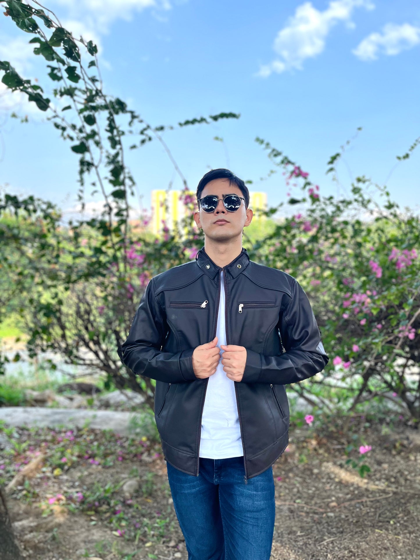 CHAQUETA CABALLERO CUERINA CON CUELLO DE DOBLE BROCHE-VENA BROCHE