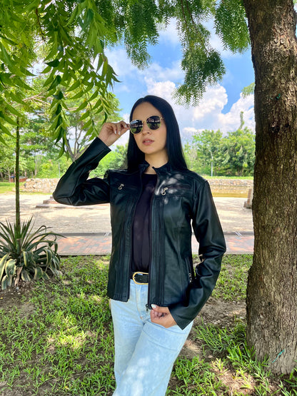 CHAQUETA CUERINA DAMA CORTA TIPO BIKER CON PLIEGUES-SARAH MSF